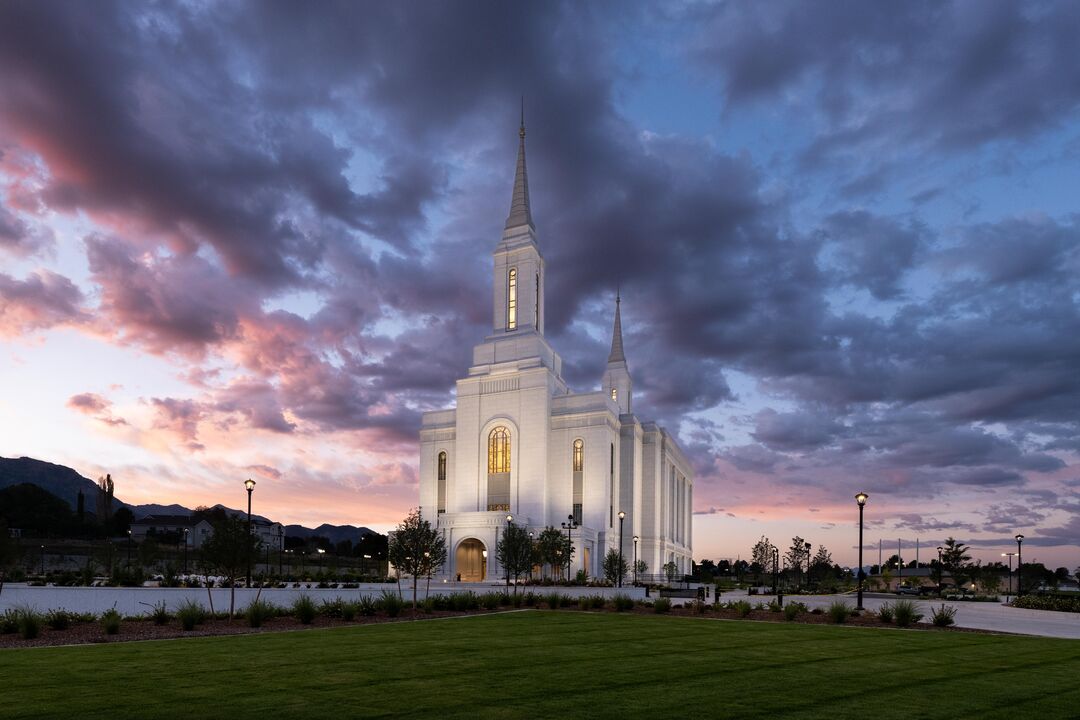 Lindon Utah Temple at sunset